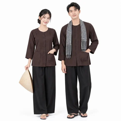 Đặt mua bộ bà ba màu nâu quần đen vải kate cao cấp tại Phú Hoàng Uniform. Thiết kế truyền thống, thấm hút mồ hôi, đường may sắc sảo. Hotline: 0353.222.777.