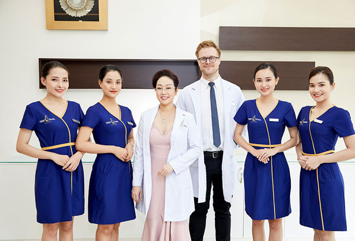 đồng phục thẩm mỹ viện