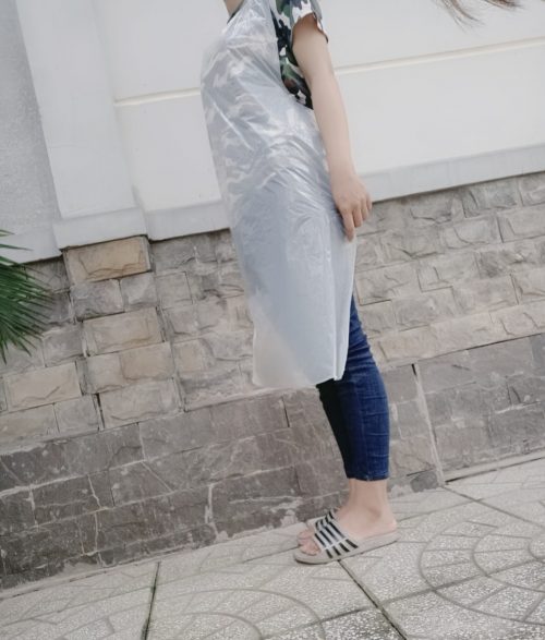Tạp dề nhựa dùng một lần