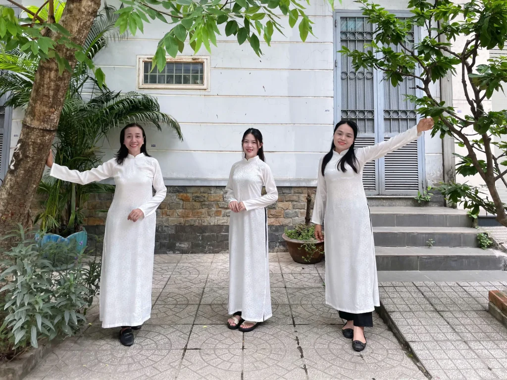 Áo Dài Đồng Phục Lễ Tân – 30+ Mẫu Đẹp Cho Khách Sạn