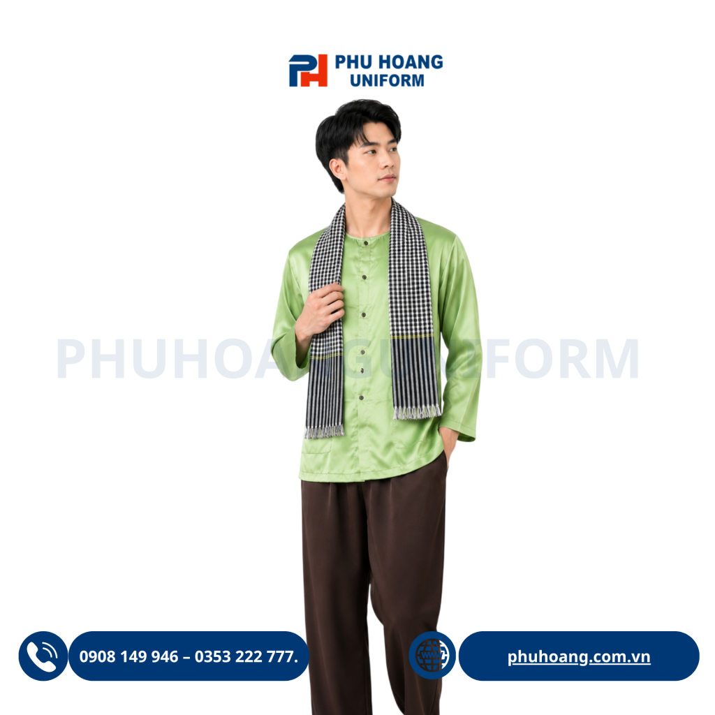 Mẫu áo bà ba nam phục vụ màu xanh cốm mộc mạc, phom dáng rộng rãi, thoáng mát dành cho nhân viên nhà hàng.