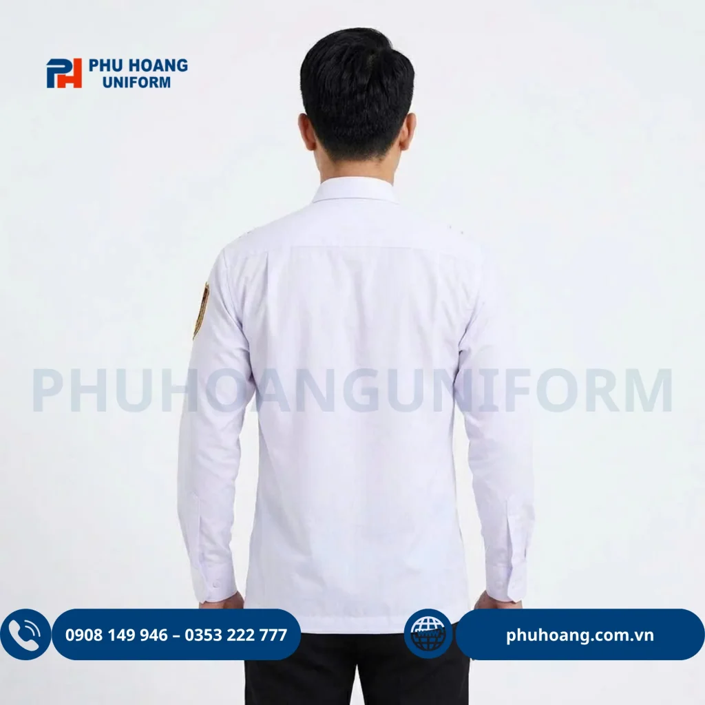 Áo bảo vệ tay dài màu trắng Áo bảo vệ tay dài màu trắng cao cấp, thiết kế chuẩn form, vải kate thun bền đẹp, thoáng mát. Sản phẩm chính hãng từ Phú Hoàng Uniform.