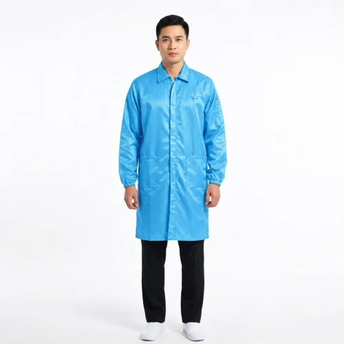 Hình ảnh áo choàng phòng sạch chống tĩnh điện khóa kéo màu xanh cao cấp tại Đồng Phục Phú Hoàng.