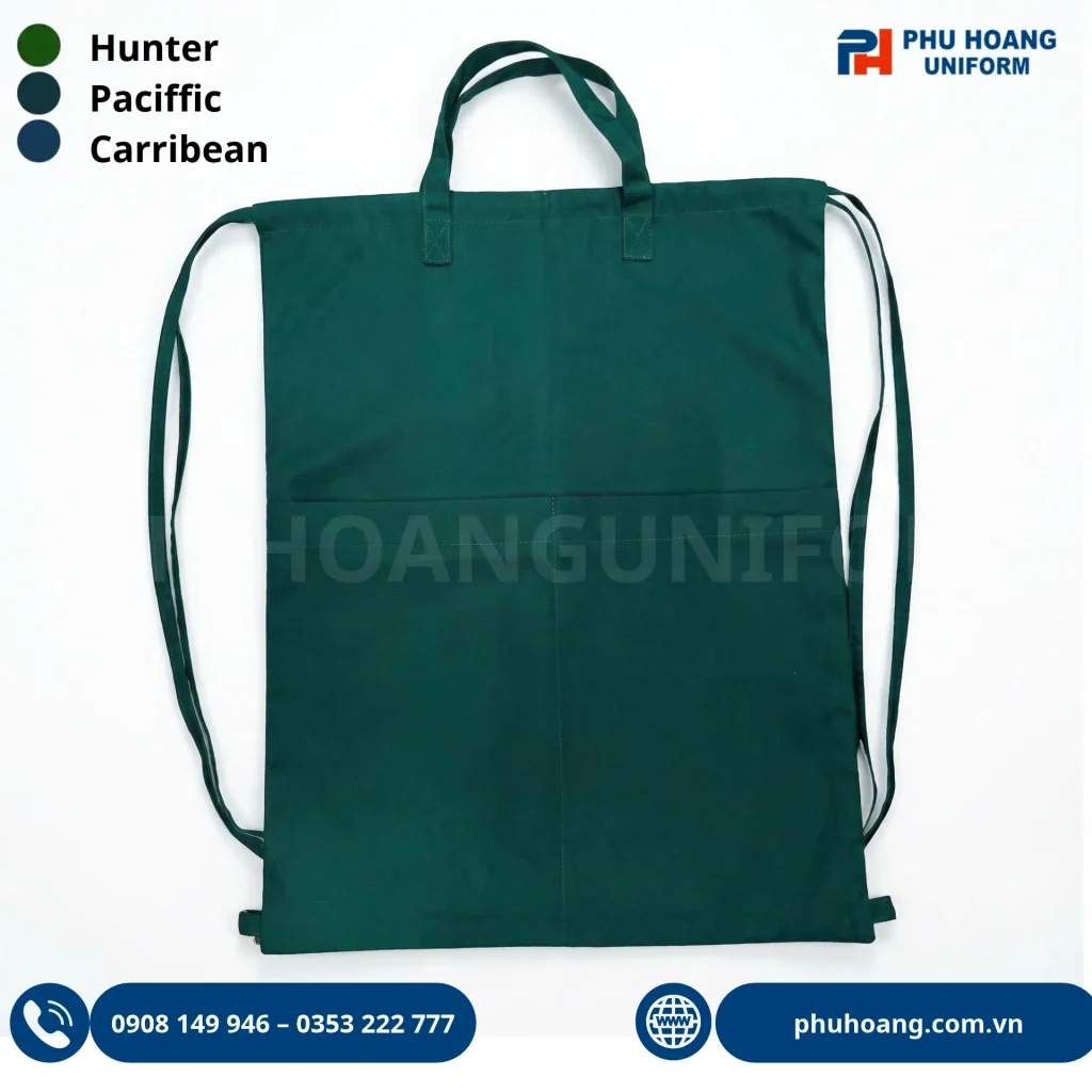 Mẫu balo vải bác sĩ dây rút Balo vải bác sĩ dây rút màu xanh y tế kháng khuẩn cao cấp. Sản phẩm chống thấm nước, giữ vô trùng an toàn. Đặt may tại Phú Hoàng qua Hotline 0353 222 777.