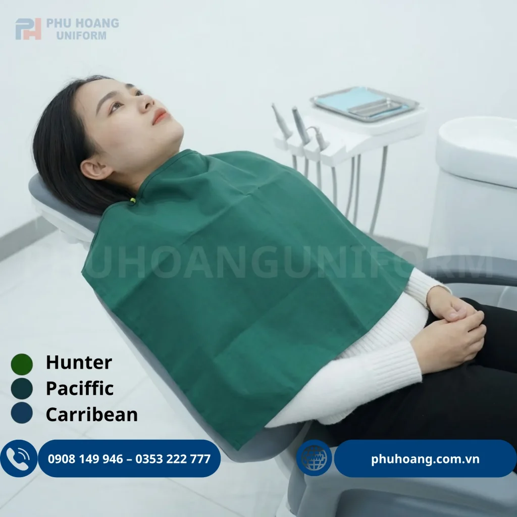 Khăn choàng cổ nha khoa cao cấp Phú Hoàng Uniform Mua khăn choàng cổ nha khoa cao cấp tại Phú Hoàng Uniform. Chất liệu thoáng mát, chống bám bẩn, thiết kế gọn gàng, chuyên nghiệp